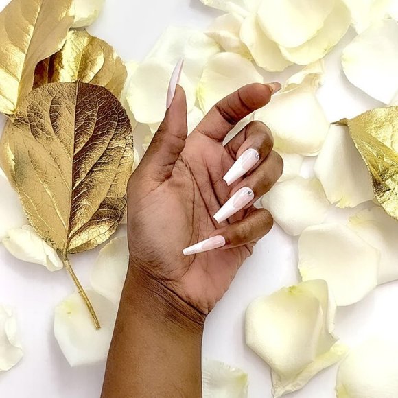 NEW EBIN New York 3D Lux Winter Edition in Dazzling Gala Glue On Nail 24pc Set - Picture 2 of 9